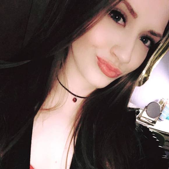 Meet your Posher, Mackenzie - Picture 1 of 1